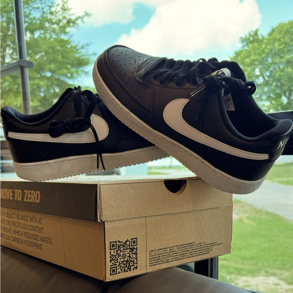NIKE 11.5 BRAND NEW VISION